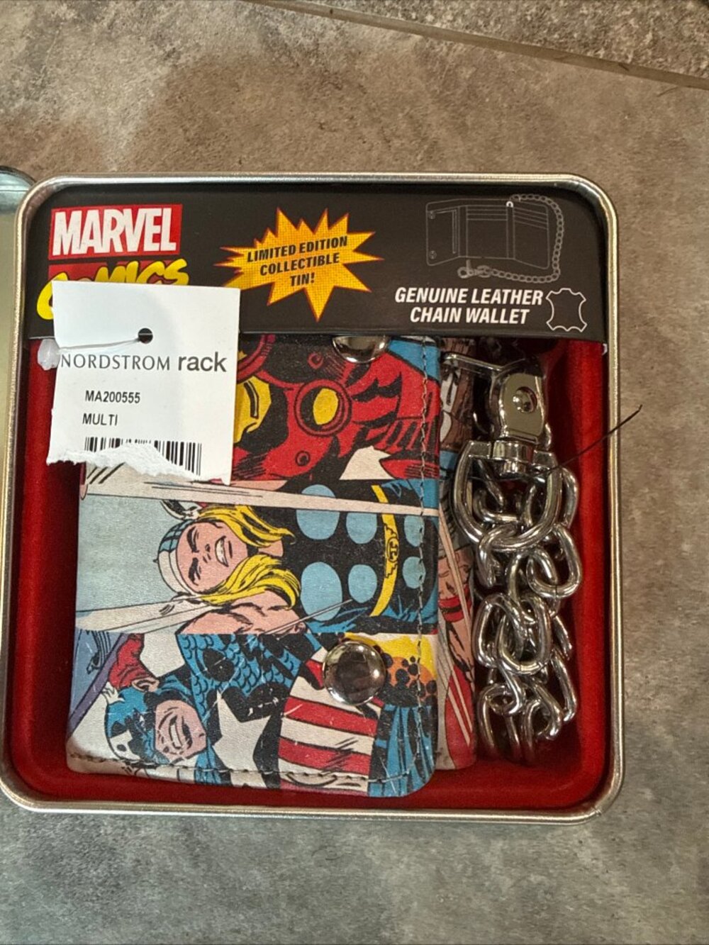 Marvel Comics Avengers Trifold Gen Leather Wallet with Chain in Collectors Tin